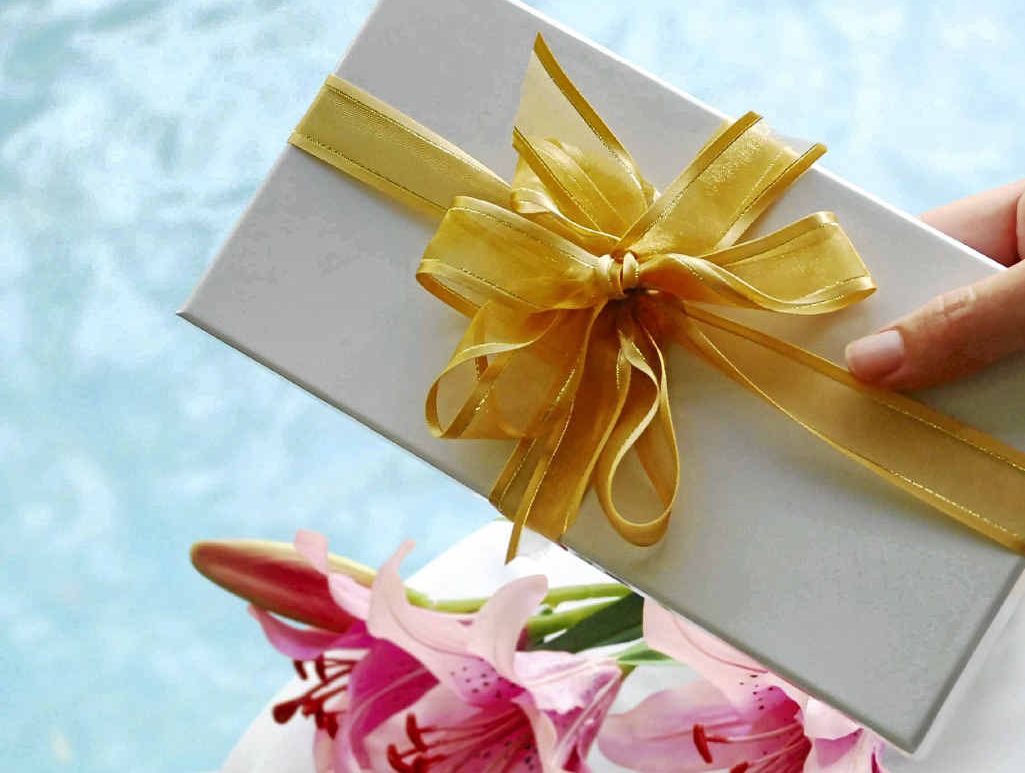Home-made presents are often appreciated at Christmas. Home-made presents are often appreciated at Christmas.